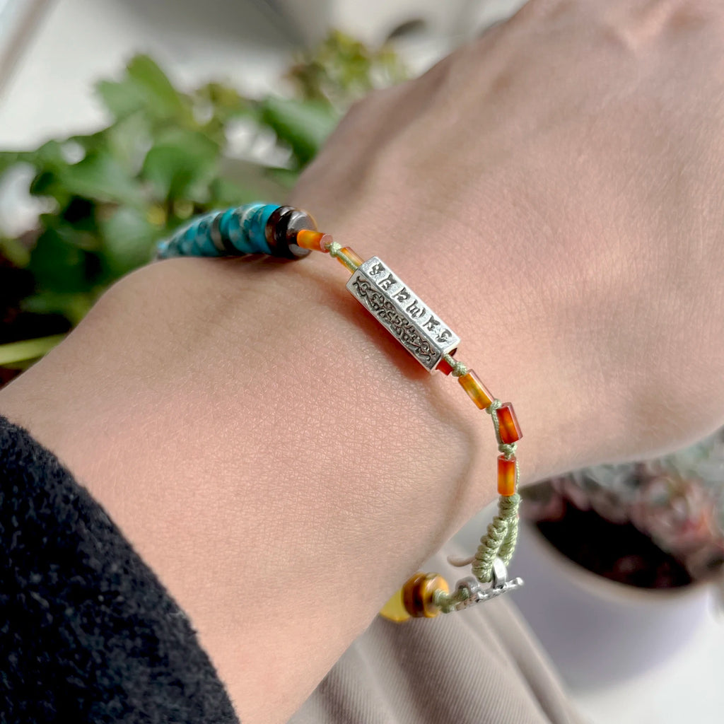 🍃 Spiritual Abacus Green Stone Handmade Bracelet – OM Lotus Charm with Tiger Eye, Amber & Jasper