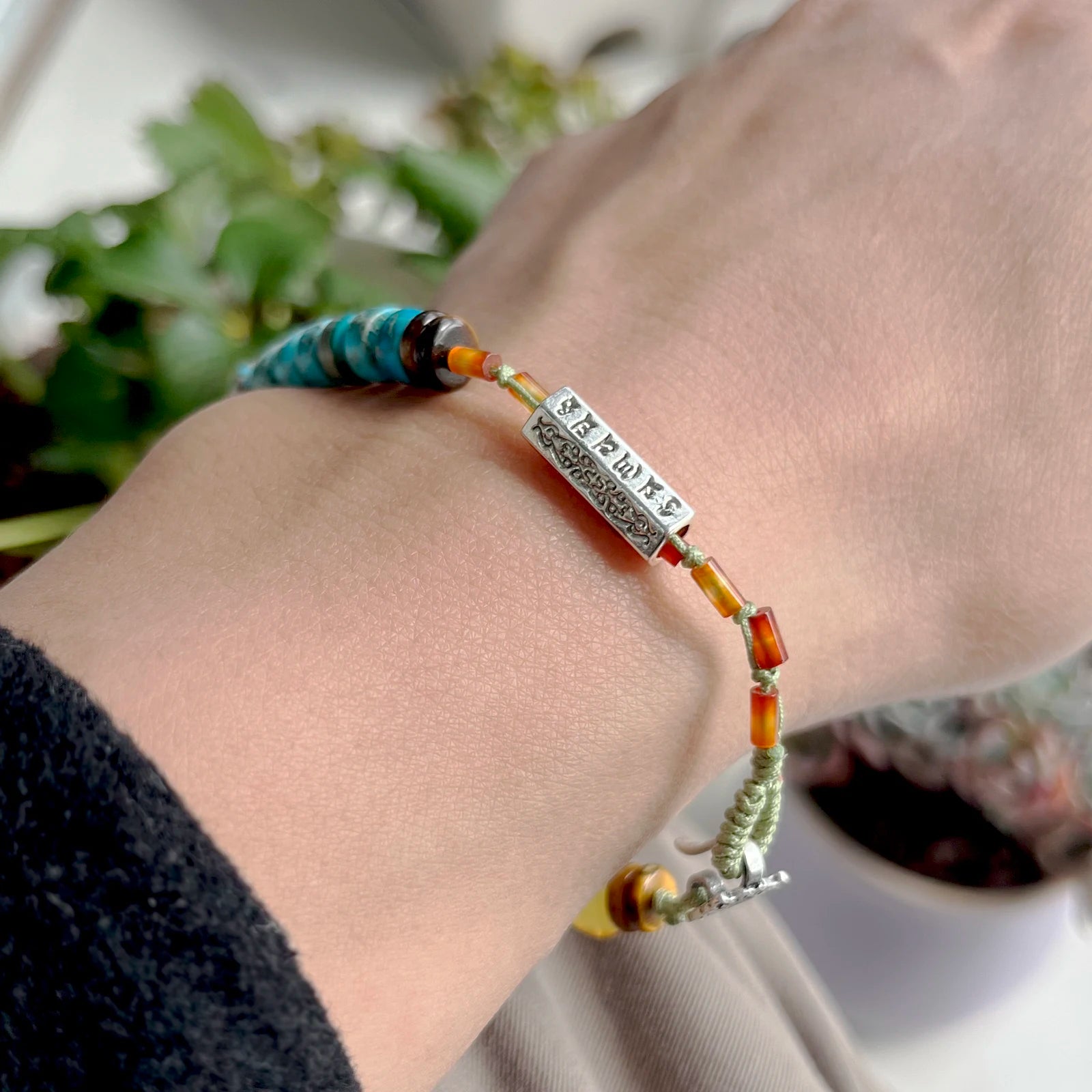 🍃 Spiritual Abacus Green Stone Handmade Bracelet – OM Lotus Charm with Tiger Eye, Amber & Jasper