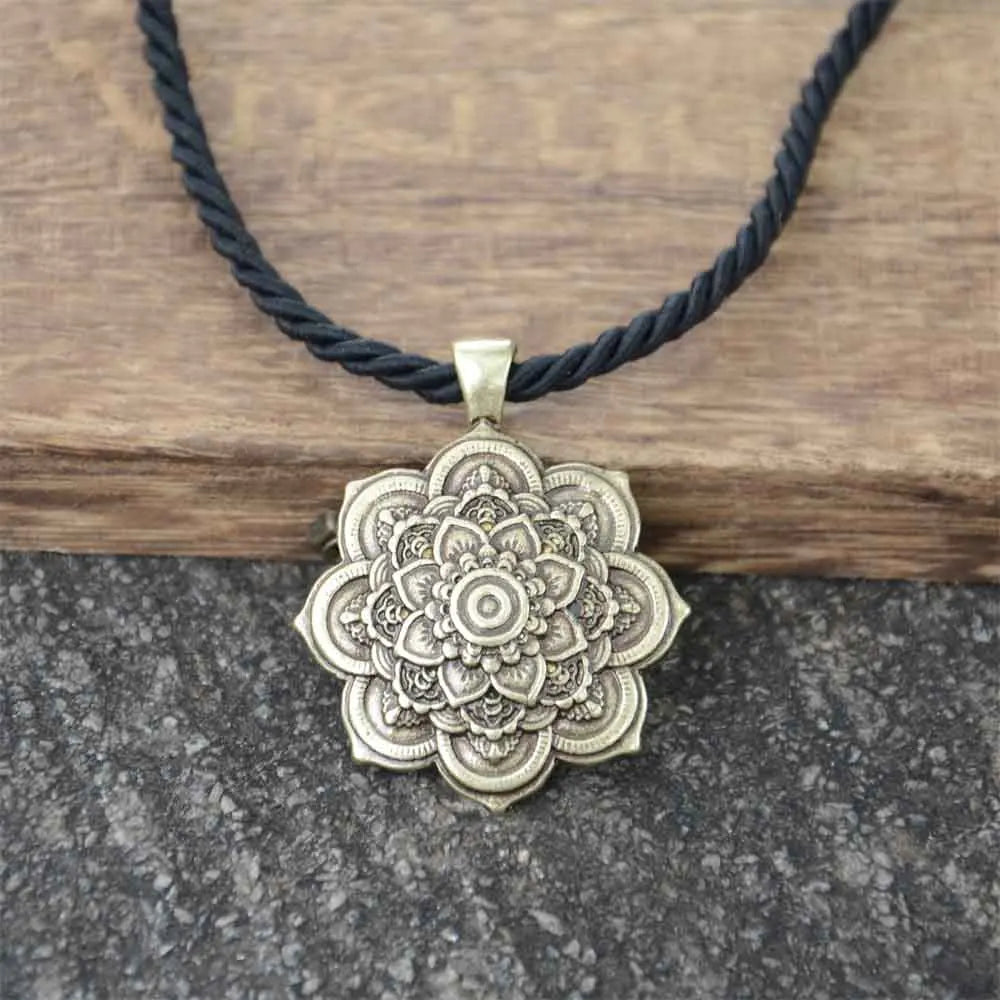 Spiritual Abacus™ Retro OM Lotus Mandala Necklace – Yoga-Inspired Pendant for Women, Spiritual Jewelry Gift